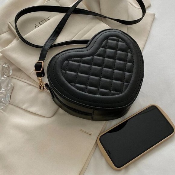 Quilted Heart Crossbody Handbag - Picture 5 of 6